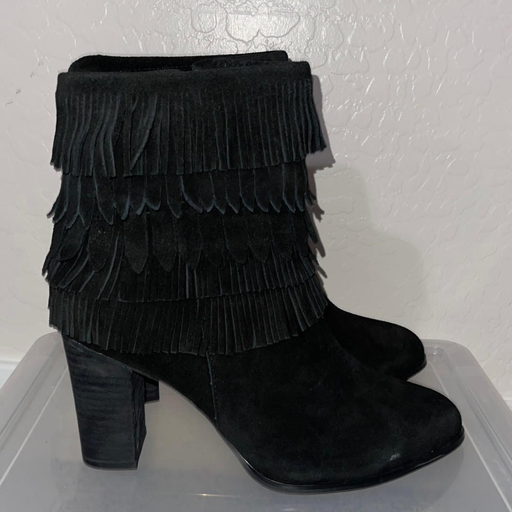 Catherine malandarino chunky heel suede ankle boots. Size 9. Gently used